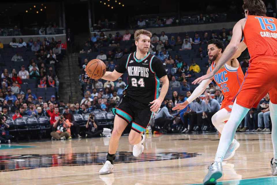 华体会hth体育官网入口-交锋16连胜！亚历山大缺席残阵雷霆21分逆转灰熊 杰伦26+10