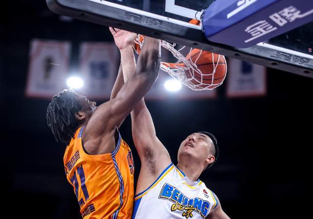 hth体育-上海已将怀特塞德合同转正！战广东曾砍12+18，或成卢伟冲冠X因素