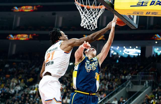 hth体育-上海已将怀特塞德合同转正！战广东曾砍12+18，或成卢伟冲冠X因素