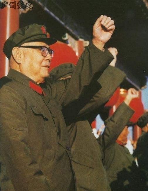 hth体育-1984年叶剑英病危，追悼会花圈已备好，35岁才当医生的钟南山凭什么临危受命救回元帅？