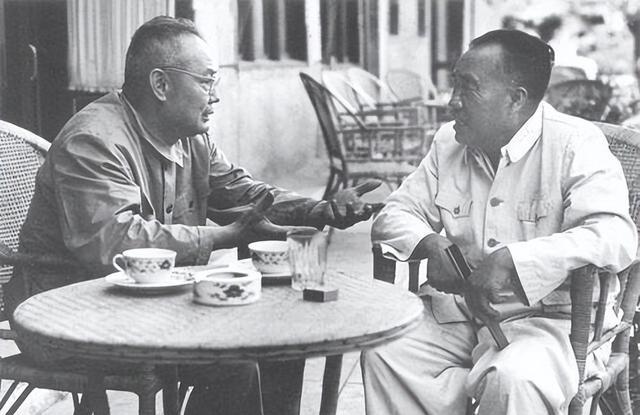 hth体育-1984年叶剑英病危，追悼会花圈已备好，35岁才当医生的钟南山凭什么临危受命救回元帅？